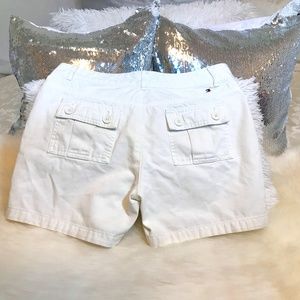 Tommy Hilfiger Women’s White Denim/Jean Shorts/Front & Back Pockets